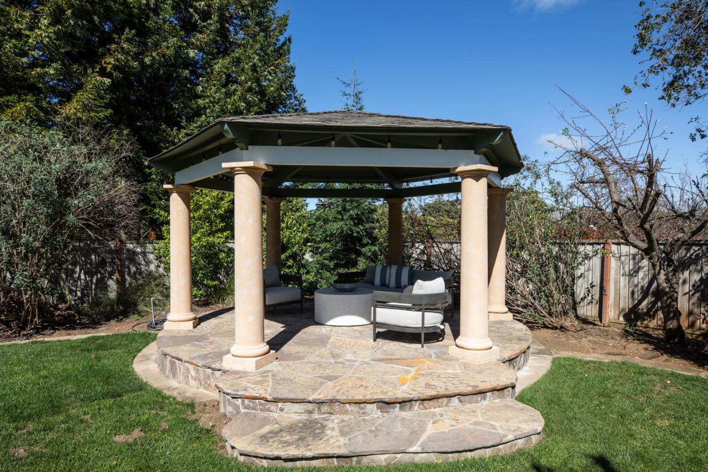 Detail Gallery Image 45 of 54 For 253 Fremont Ave, Los Altos,  CA 94024 - 5 Beds | 6/2 Baths