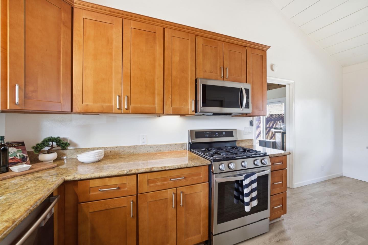 Detail Gallery Image 12 of 49 For 1191 Carrie Lee Way, San Jose,  CA 95118 - 3 Beds | 2 Baths