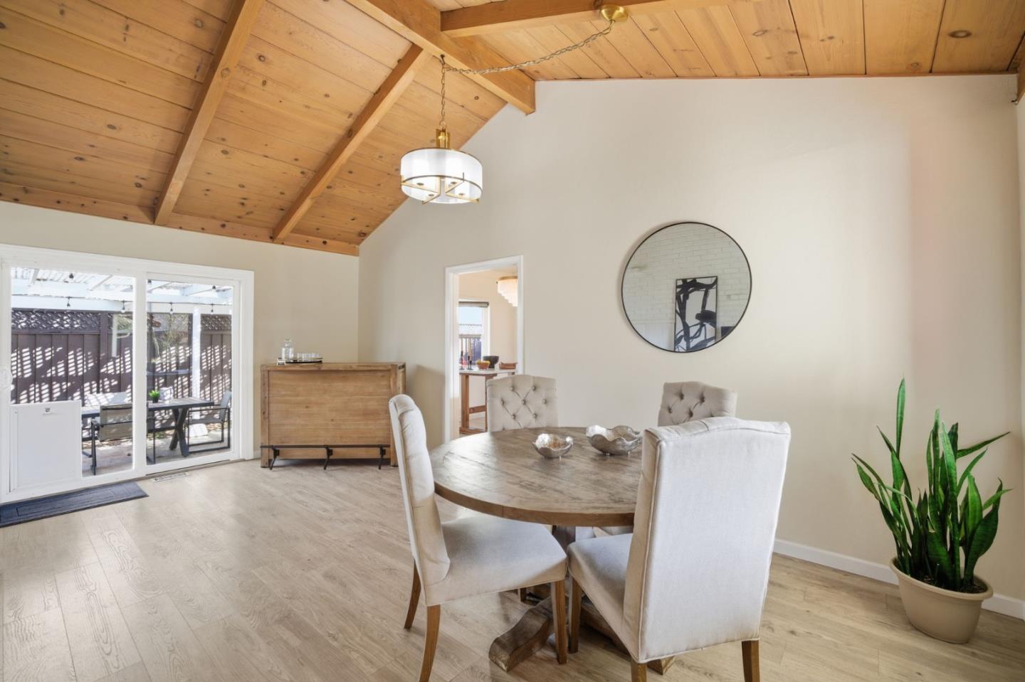 Detail Gallery Image 6 of 49 For 1191 Carrie Lee Way, San Jose,  CA 95118 - 3 Beds | 2 Baths