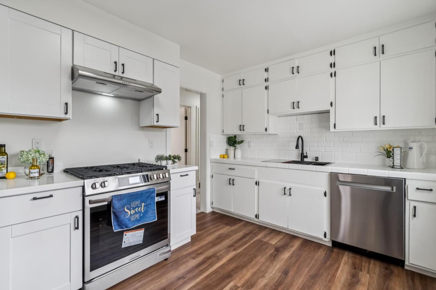 Detail Gallery Image 11 of 26 For 1202 via Lucas, San Lorenzo,  CA 94580 - 3 Beds | 1 Baths