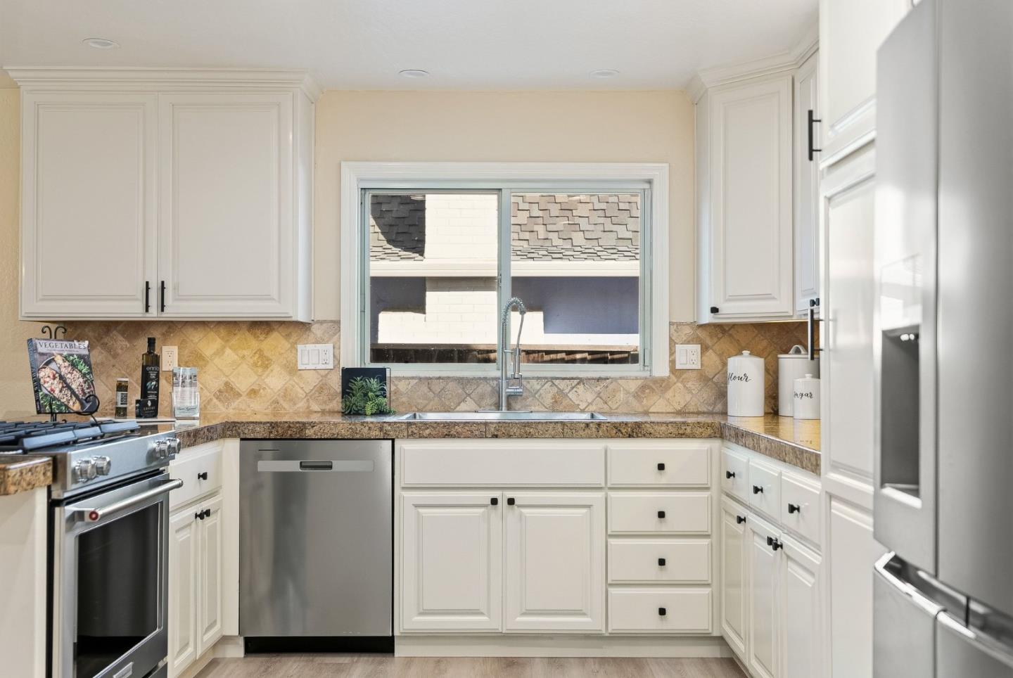 Detail Gallery Image 4 of 36 For 2270 De Paul Pl, Santa Clara,  CA 95051 - 3 Beds | 2 Baths