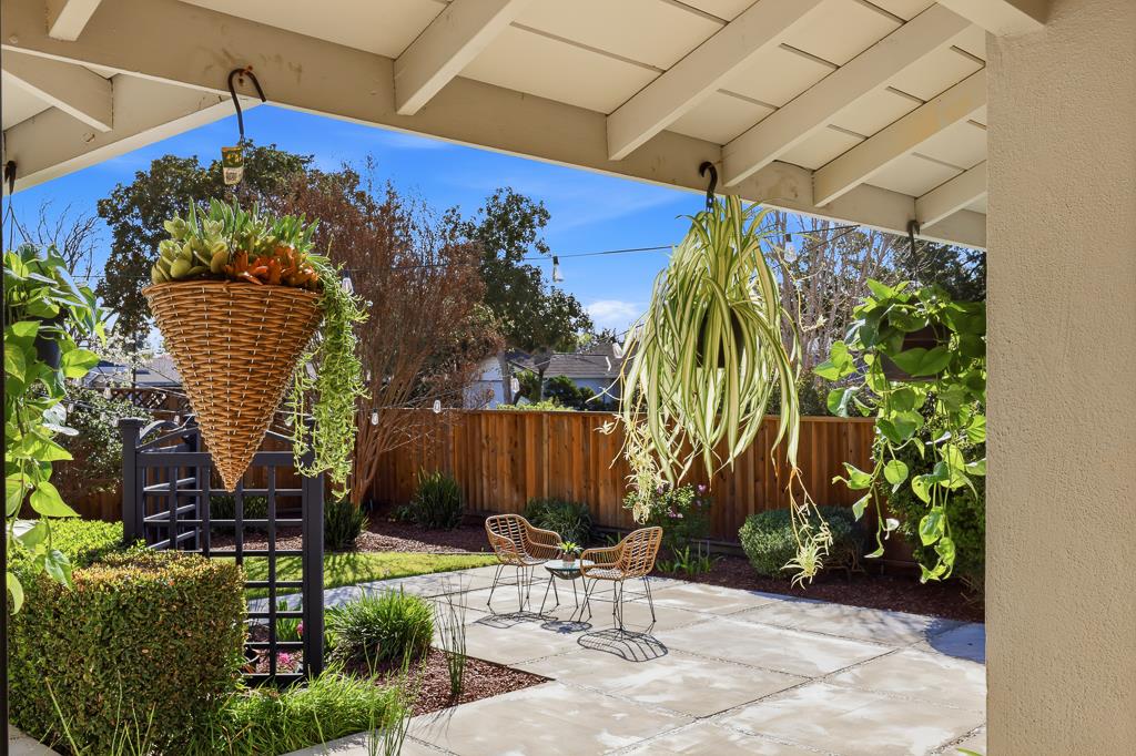 Detail Gallery Image 18 of 79 For 813 Cascade Dr, Sunnyvale,  CA 94087 - 4 Beds | 3 Baths