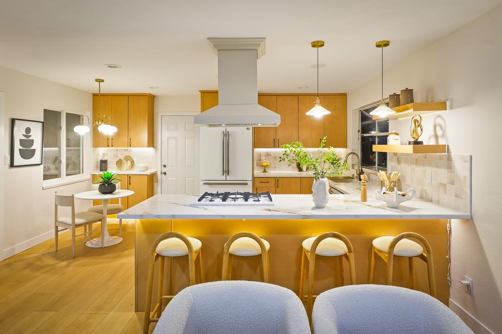 Detail Gallery Image 20 of 79 For 813 Cascade Dr, Sunnyvale,  CA 94087 - 4 Beds | 3 Baths