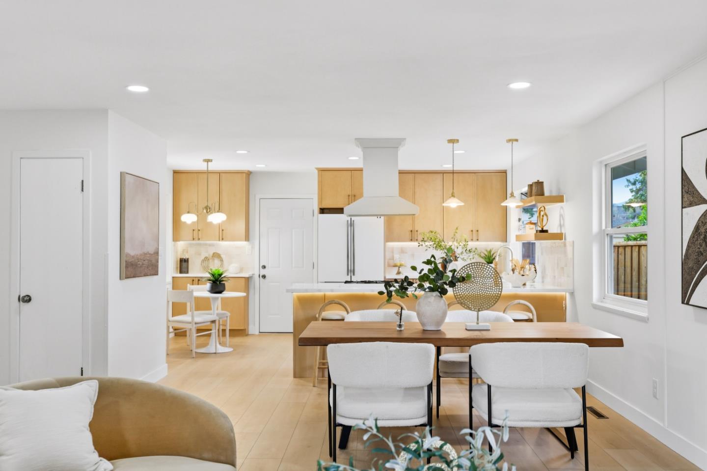 Detail Gallery Image 24 of 79 For 813 Cascade Dr, Sunnyvale,  CA 94087 - 4 Beds | 3 Baths