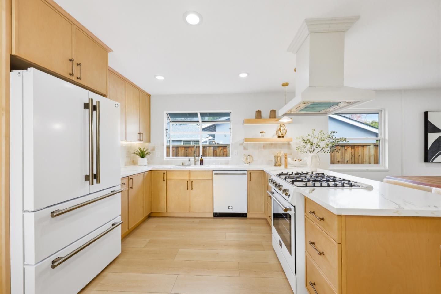 Detail Gallery Image 26 of 79 For 813 Cascade Dr, Sunnyvale,  CA 94087 - 4 Beds | 3 Baths