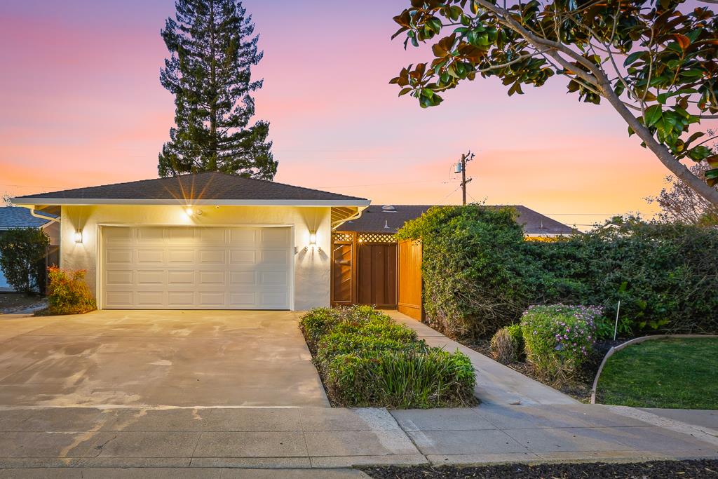 Detail Gallery Image 3 of 79 For 813 Cascade Dr, Sunnyvale,  CA 94087 - 4 Beds | 3 Baths