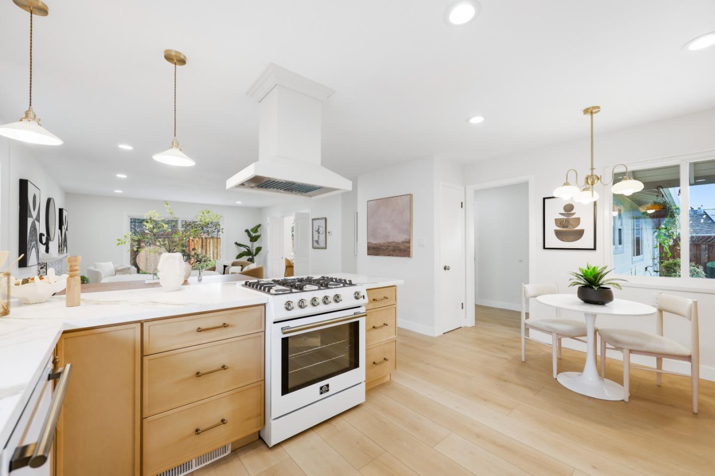 Detail Gallery Image 31 of 79 For 813 Cascade Dr, Sunnyvale,  CA 94087 - 4 Beds | 3 Baths