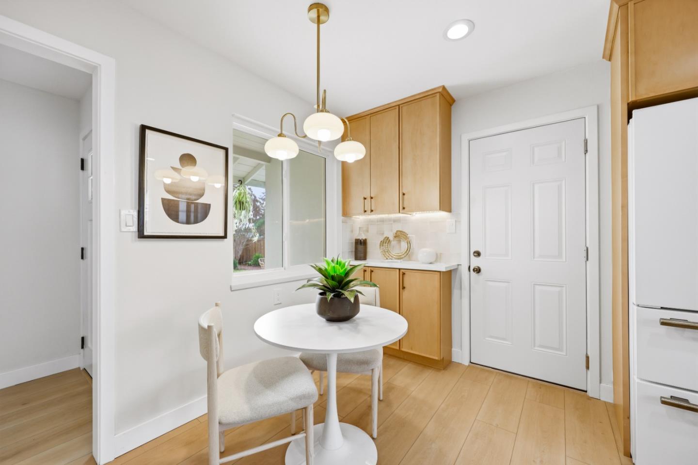 Detail Gallery Image 33 of 79 For 813 Cascade Dr, Sunnyvale,  CA 94087 - 4 Beds | 3 Baths