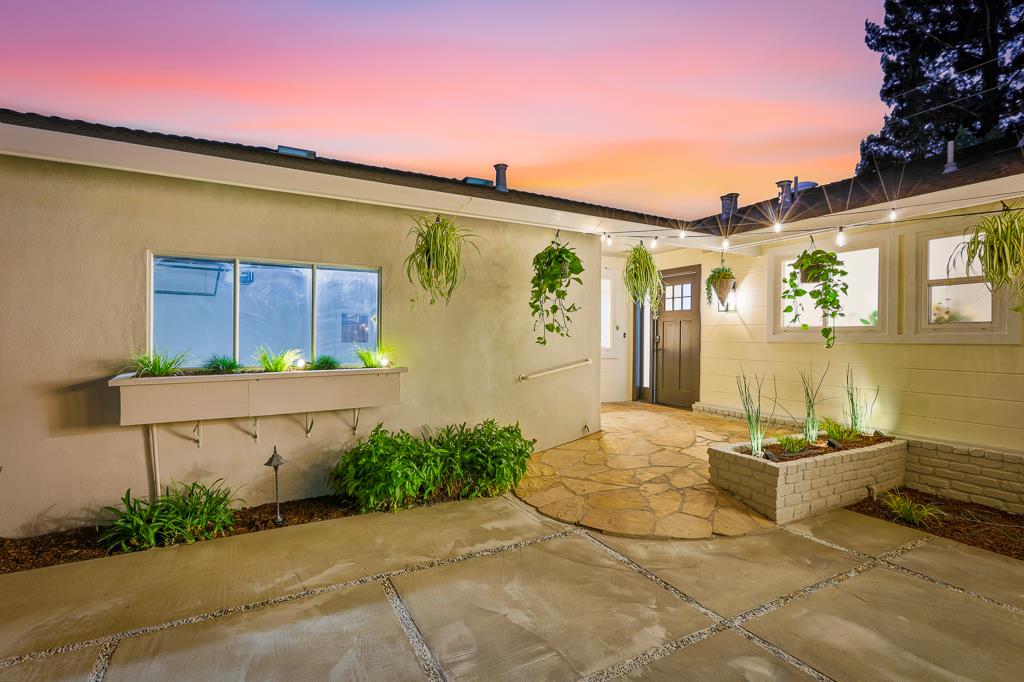 Detail Gallery Image 5 of 79 For 813 Cascade Dr, Sunnyvale,  CA 94087 - 4 Beds | 3 Baths