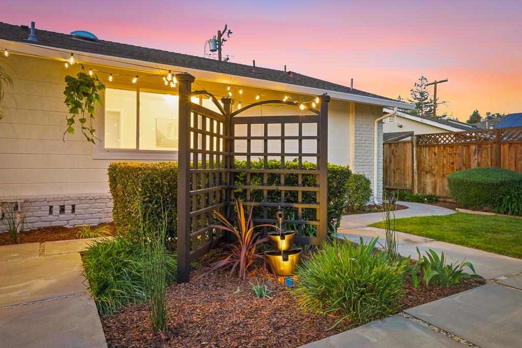 Detail Gallery Image 7 of 79 For 813 Cascade Dr, Sunnyvale,  CA 94087 - 4 Beds | 3 Baths