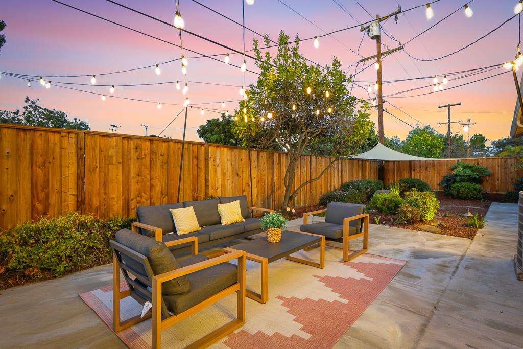 Detail Gallery Image 8 of 79 For 813 Cascade Dr, Sunnyvale,  CA 94087 - 4 Beds | 3 Baths