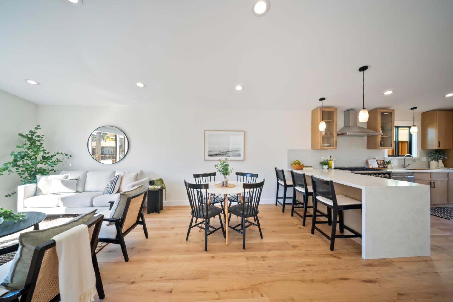 Detail Gallery Image 11 of 37 For 604 Oak Dr, Capitola,  CA 95010 - 2 Beds | 1 Baths