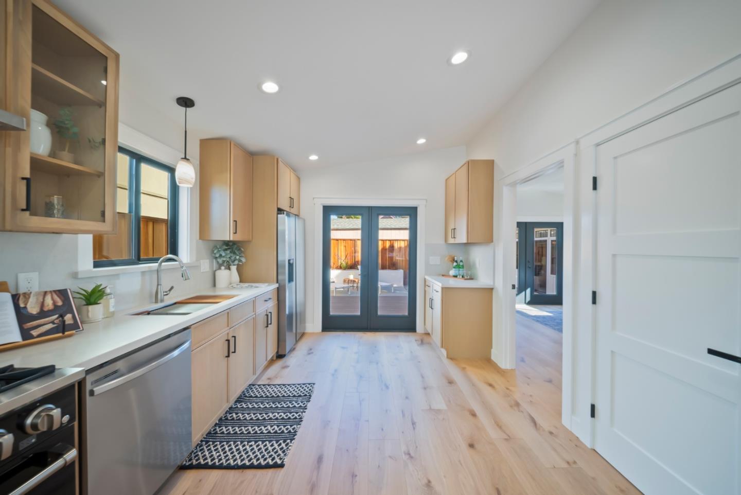 Detail Gallery Image 15 of 37 For 604 Oak Dr, Capitola,  CA 95010 - 2 Beds | 1 Baths