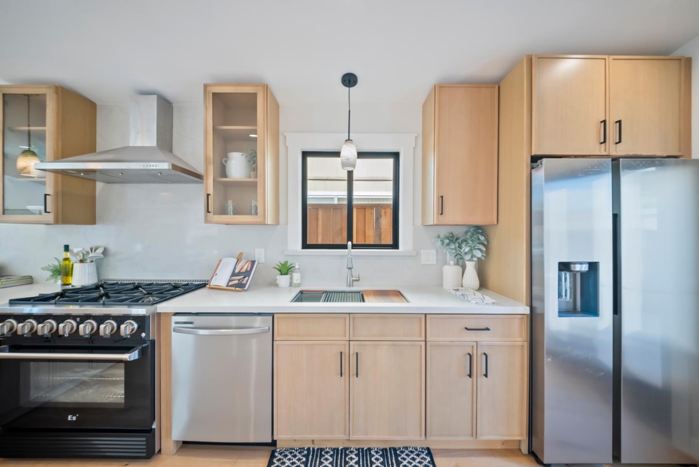 Detail Gallery Image 16 of 37 For 604 Oak Dr, Capitola,  CA 95010 - 2 Beds | 1 Baths