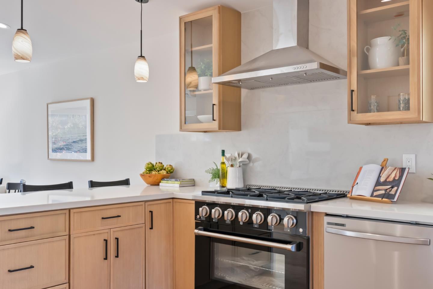 Detail Gallery Image 17 of 37 For 604 Oak Dr, Capitola,  CA 95010 - 2 Beds | 1 Baths