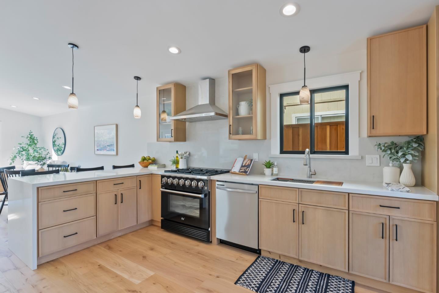 Detail Gallery Image 18 of 37 For 604 Oak Dr, Capitola,  CA 95010 - 2 Beds | 1 Baths