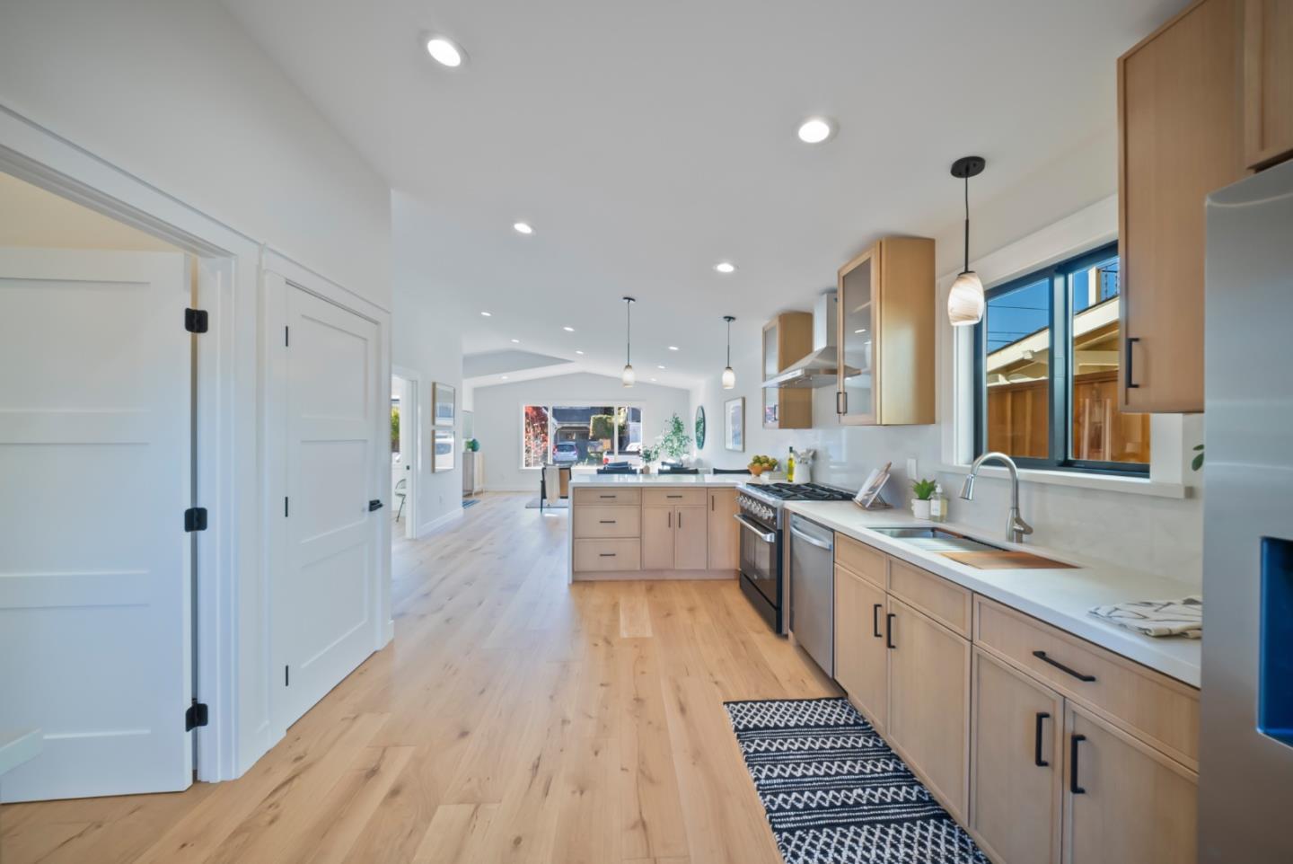 Detail Gallery Image 19 of 37 For 604 Oak Dr, Capitola,  CA 95010 - 2 Beds | 1 Baths