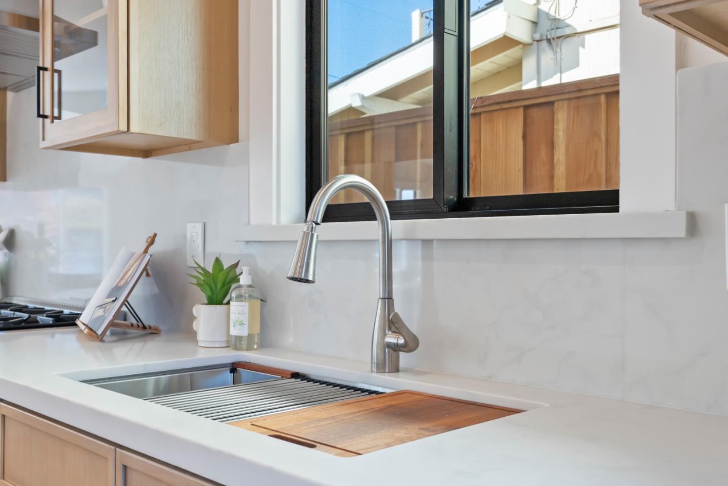 Detail Gallery Image 20 of 37 For 604 Oak Dr, Capitola,  CA 95010 - 2 Beds | 1 Baths