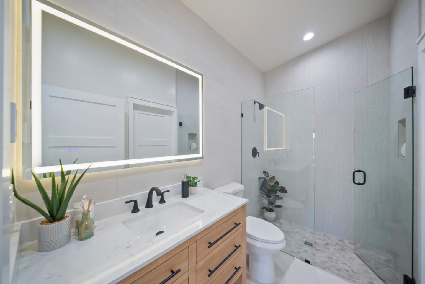Detail Gallery Image 21 of 37 For 604 Oak Dr, Capitola,  CA 95010 - 2 Beds | 1 Baths