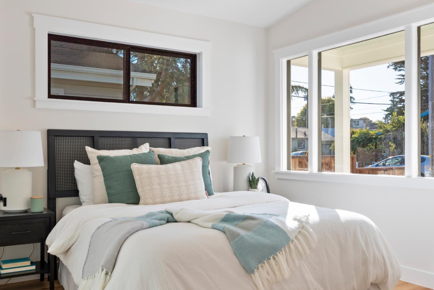 Detail Gallery Image 9 of 37 For 604 Oak Dr, Capitola,  CA 95010 - 2 Beds | 1 Baths