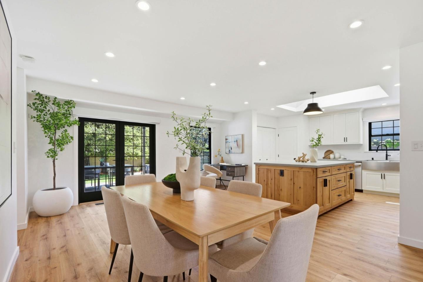 Detail Gallery Image 8 of 35 For 10350 Imperial Ave, Cupertino,  CA 95014 - 3 Beds | 2 Baths