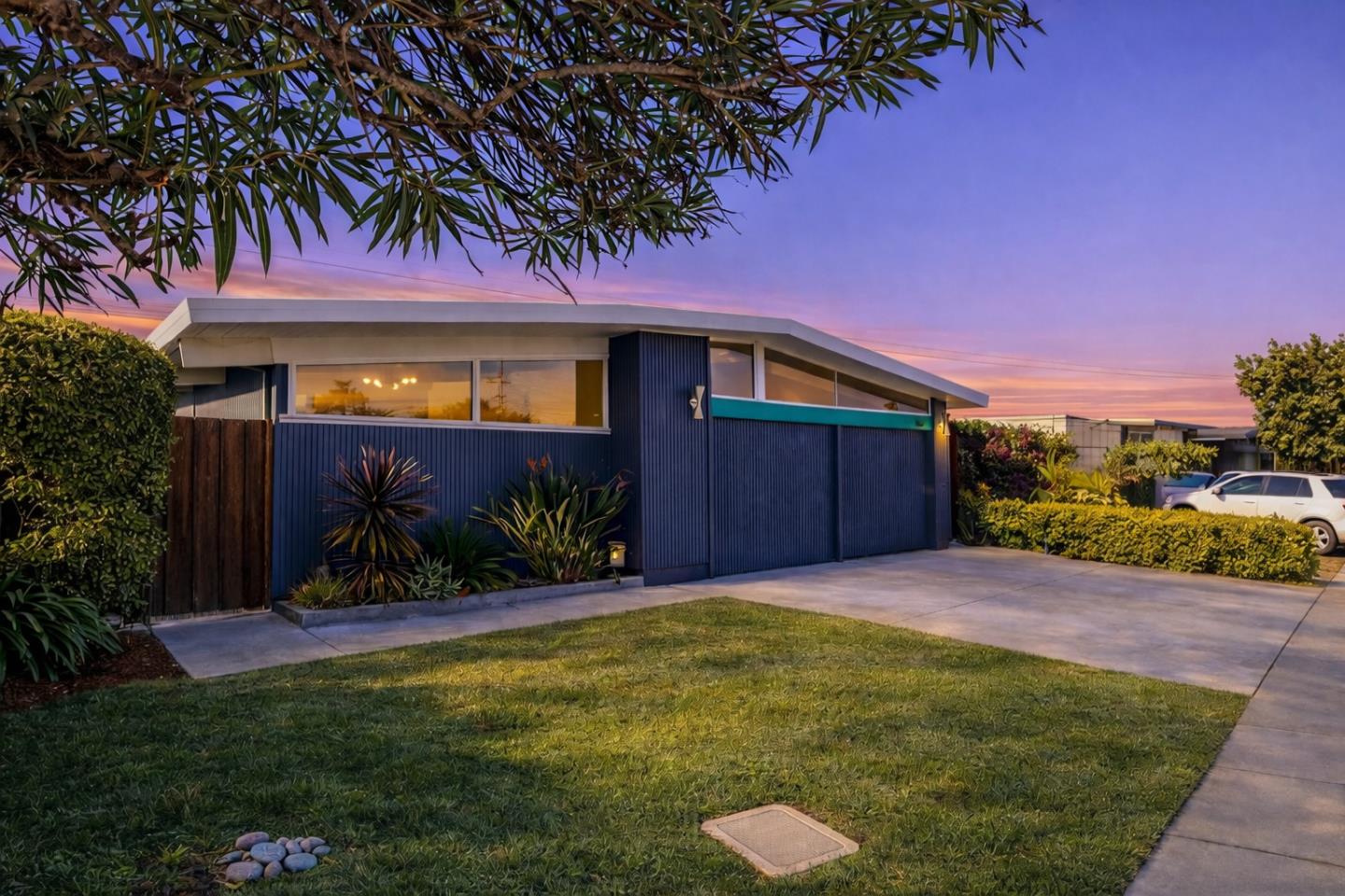 Detail Gallery Image 4 of 62 For 637 Vanessa Dr, San Mateo,  CA 94402 - 3 Beds | 2 Baths