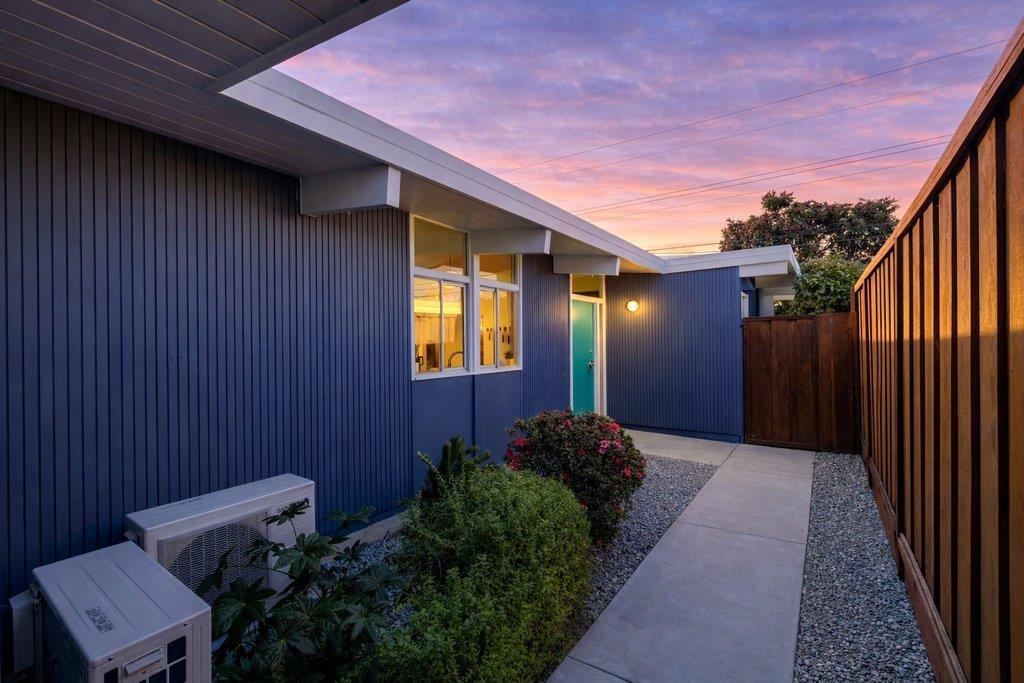 Detail Gallery Image 5 of 62 For 637 Vanessa Dr, San Mateo,  CA 94402 - 3 Beds | 2 Baths