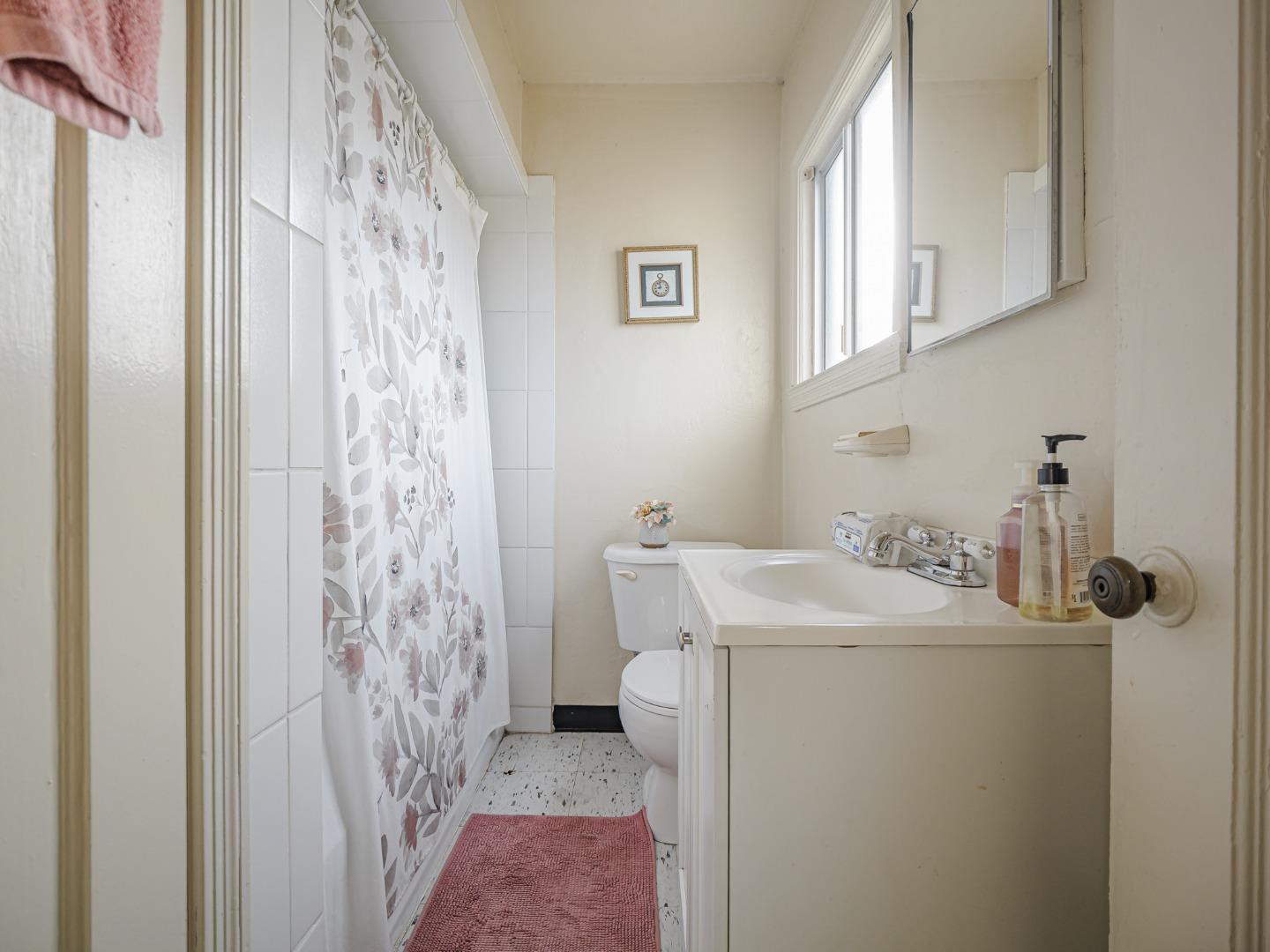 Detail Gallery Image 13 of 18 For 9 Memorial Ave, Freedom,  CA 95019 - – Beds | – Baths