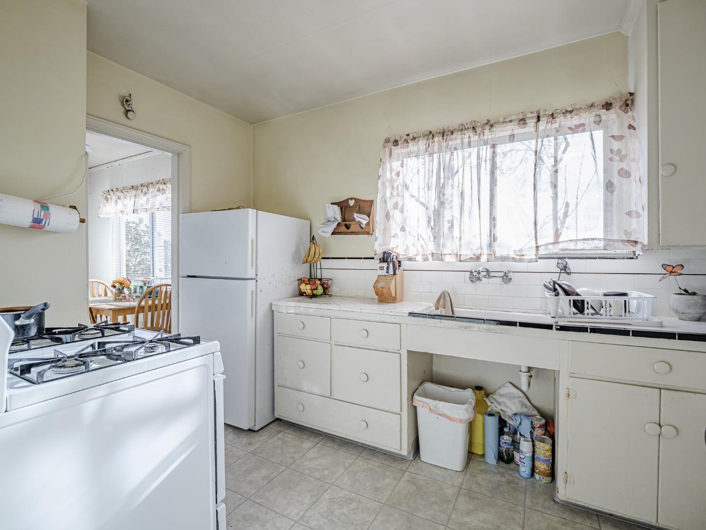 Detail Gallery Image 5 of 18 For 9 Memorial Ave, Freedom,  CA 95019 - – Beds | – Baths