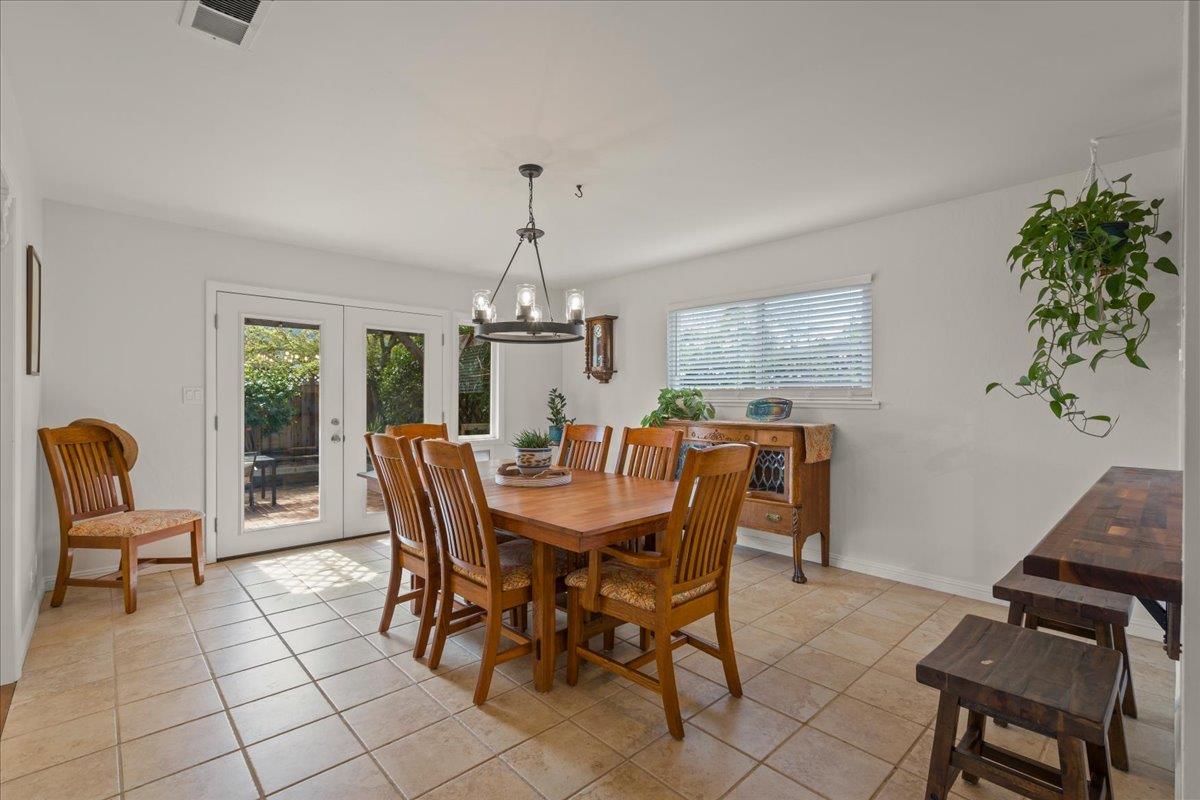 Detail Gallery Image 10 of 30 For 1330 Redwood Ln, Gilroy,  CA 95020 - 3 Beds | 2 Baths