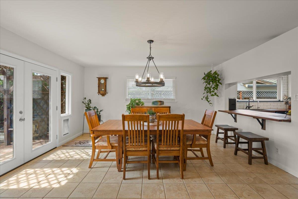 Detail Gallery Image 11 of 30 For 1330 Redwood Ln, Gilroy,  CA 95020 - 3 Beds | 2 Baths