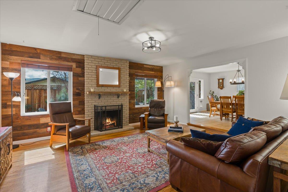 Detail Gallery Image 4 of 30 For 1330 Redwood Ln, Gilroy,  CA 95020 - 3 Beds | 2 Baths