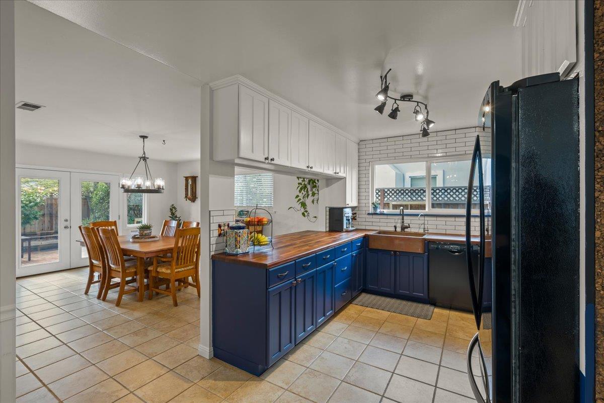 Detail Gallery Image 7 of 30 For 1330 Redwood Ln, Gilroy,  CA 95020 - 3 Beds | 2 Baths