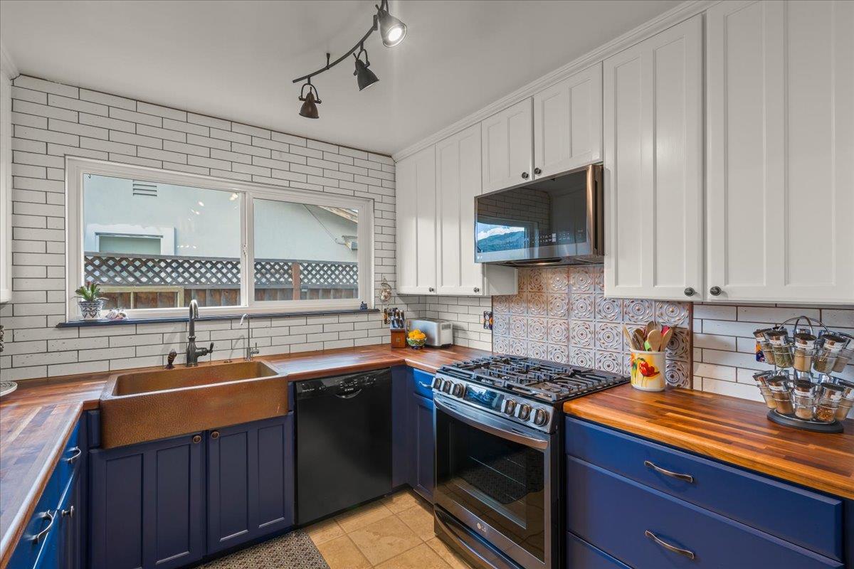 Detail Gallery Image 8 of 30 For 1330 Redwood Ln, Gilroy,  CA 95020 - 3 Beds | 2 Baths