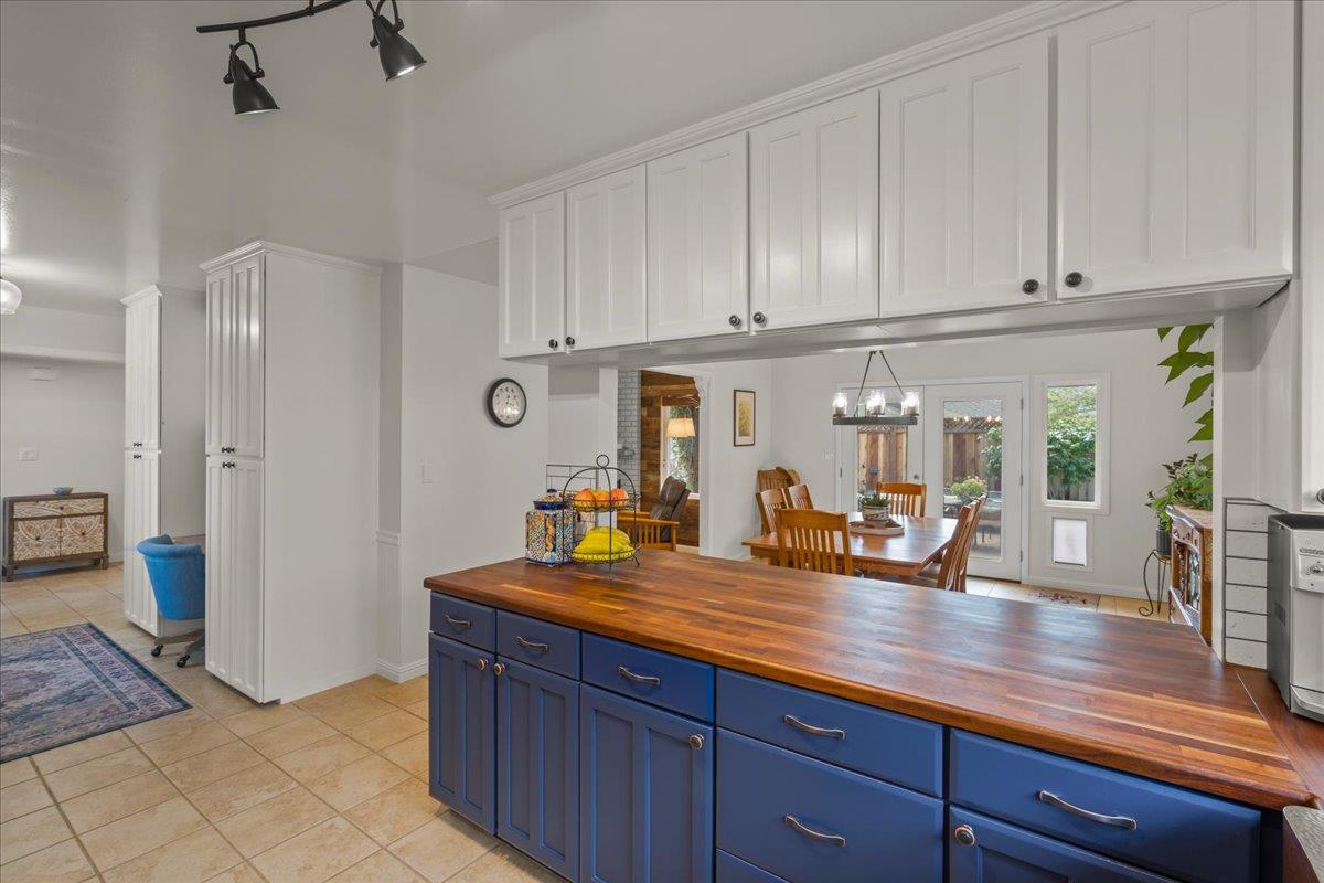Detail Gallery Image 9 of 30 For 1330 Redwood Ln, Gilroy,  CA 95020 - 3 Beds | 2 Baths