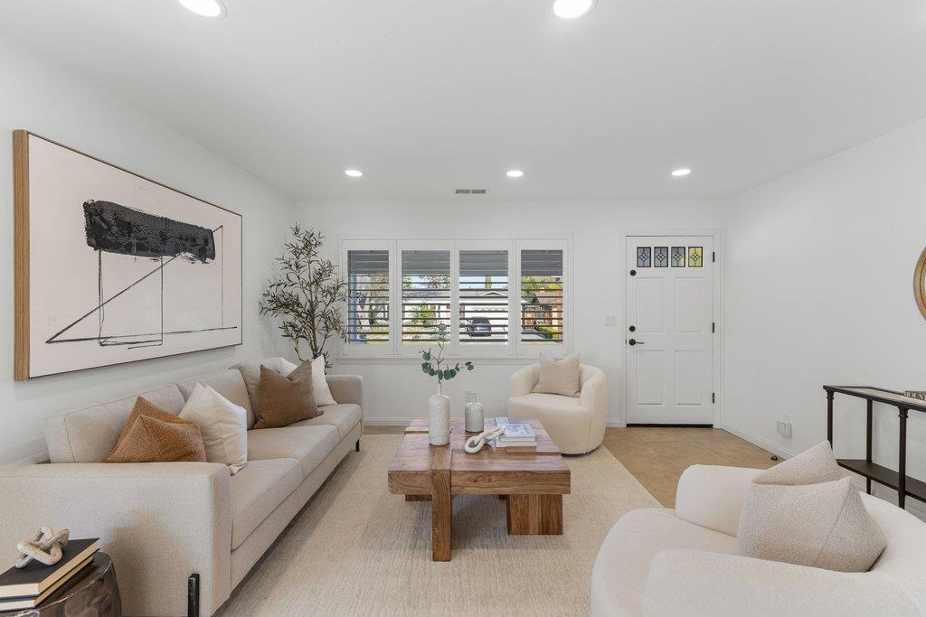 Detail Gallery Image 12 of 82 For 3955 Ross Ave, San Jose,  CA 95124 - 3 Beds | 2 Baths