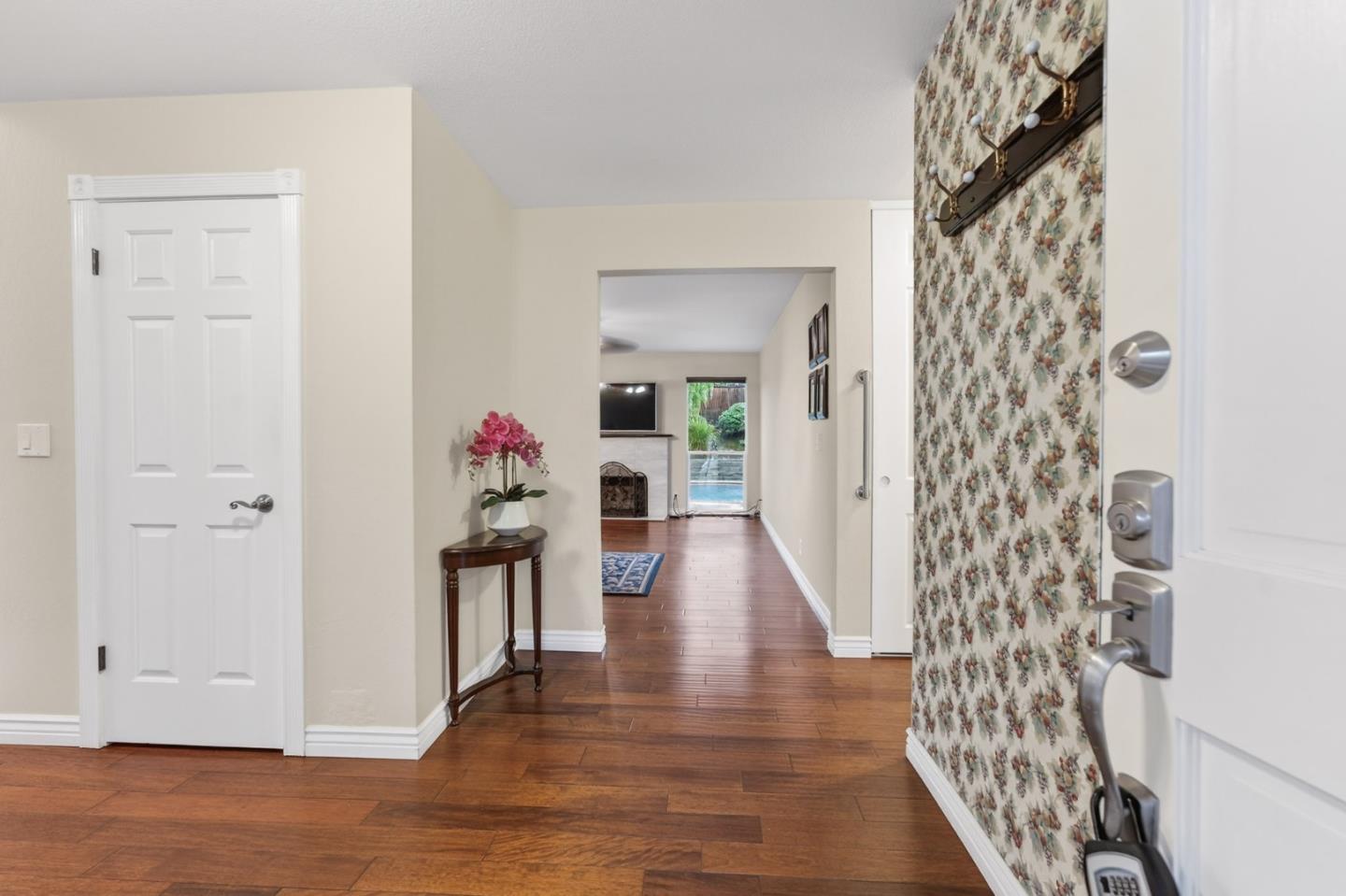 Detail Gallery Image 3 of 28 For 4110 Wingham Pl, San Jose,  CA 95135 - 3 Beds | 2 Baths