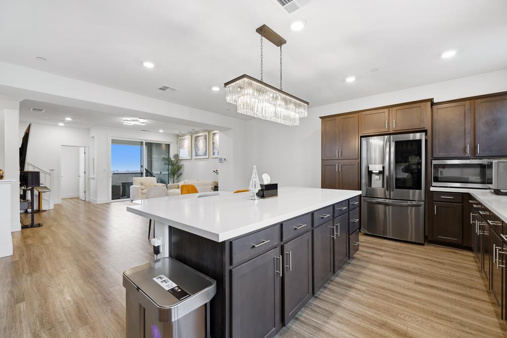 Front Image Thumbnail for ML82037041