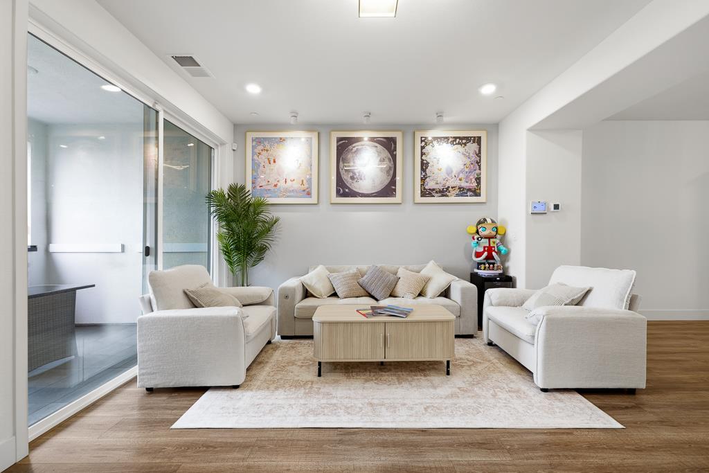 Detail Gallery Image 10 of 38 For 28837 Hideaway St, Hayward,  CA 94544 - 4 Beds | 3/1 Baths