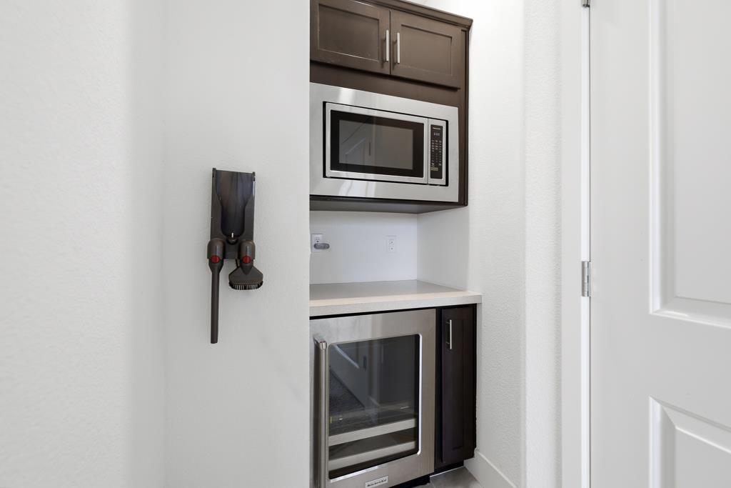 Detail Gallery Image 16 of 38 For 28837 Hideaway St, Hayward,  CA 94544 - 4 Beds | 3/1 Baths