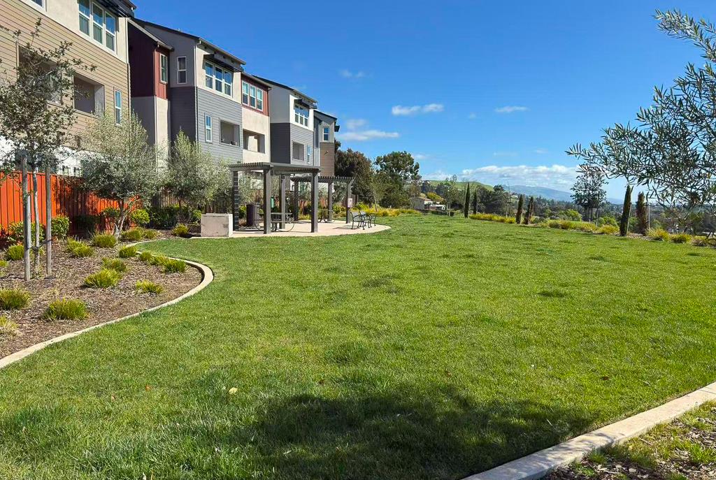 Detail Gallery Image 37 of 38 For 28837 Hideaway St, Hayward,  CA 94544 - 4 Beds | 3/1 Baths