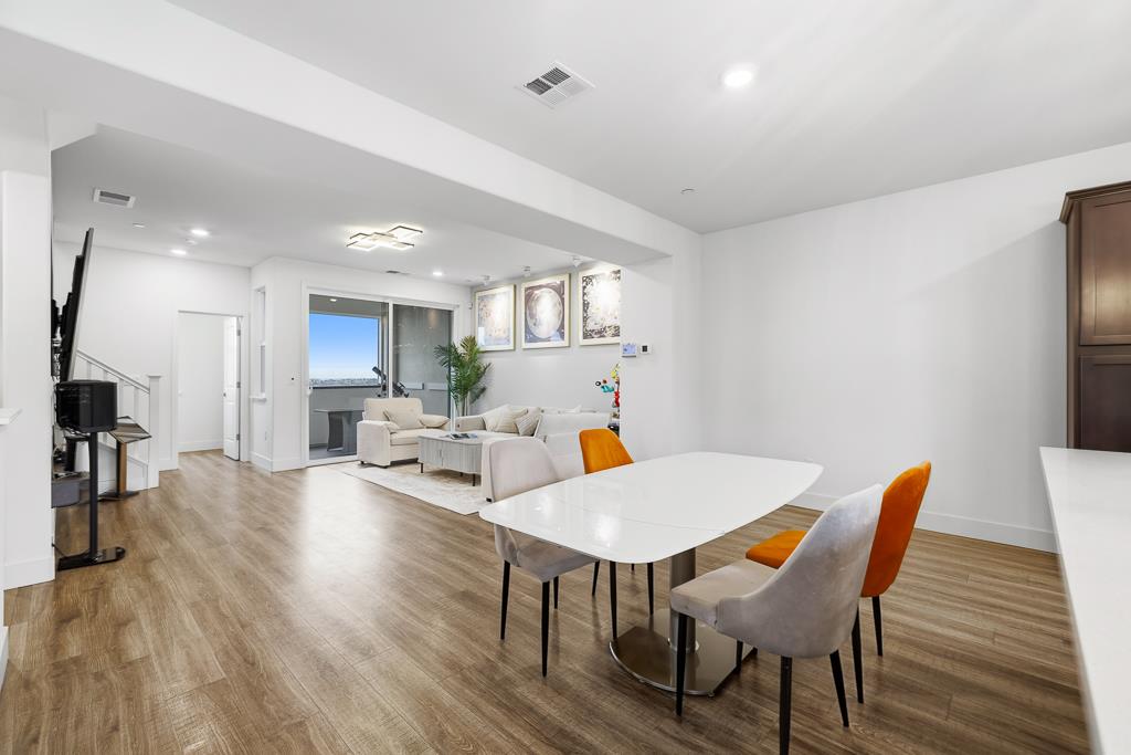 Detail Gallery Image 4 of 38 For 28837 Hideaway St, Hayward,  CA 94544 - 4 Beds | 3/1 Baths