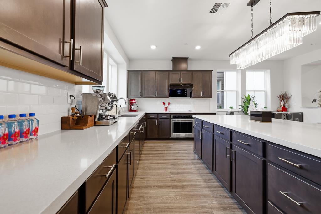 Detail Gallery Image 5 of 38 For 28837 Hideaway St, Hayward,  CA 94544 - 4 Beds | 3/1 Baths