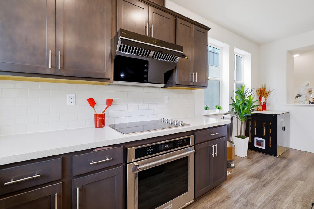 Detail Gallery Image 7 of 38 For 28837 Hideaway St, Hayward,  CA 94544 - 4 Beds | 3/1 Baths