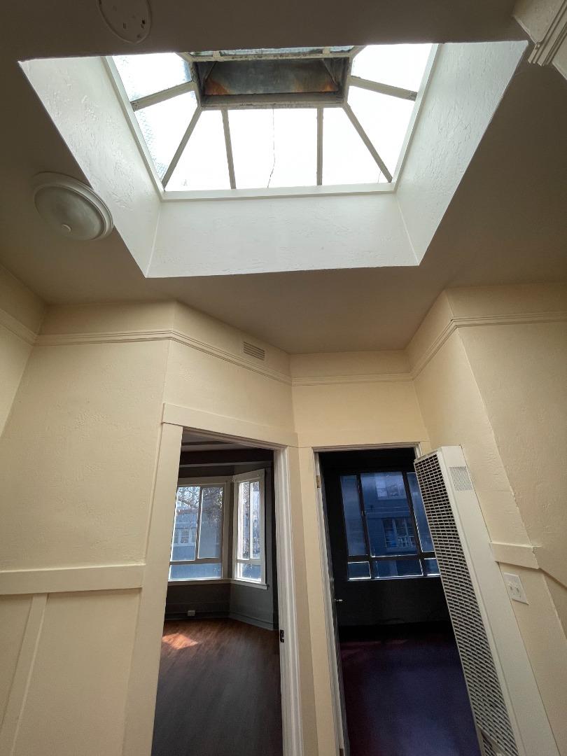 Detail Gallery Image 4 of 21 For 3260 17th St, San Francisco,  CA 94110 - 2 Beds | 1 Baths