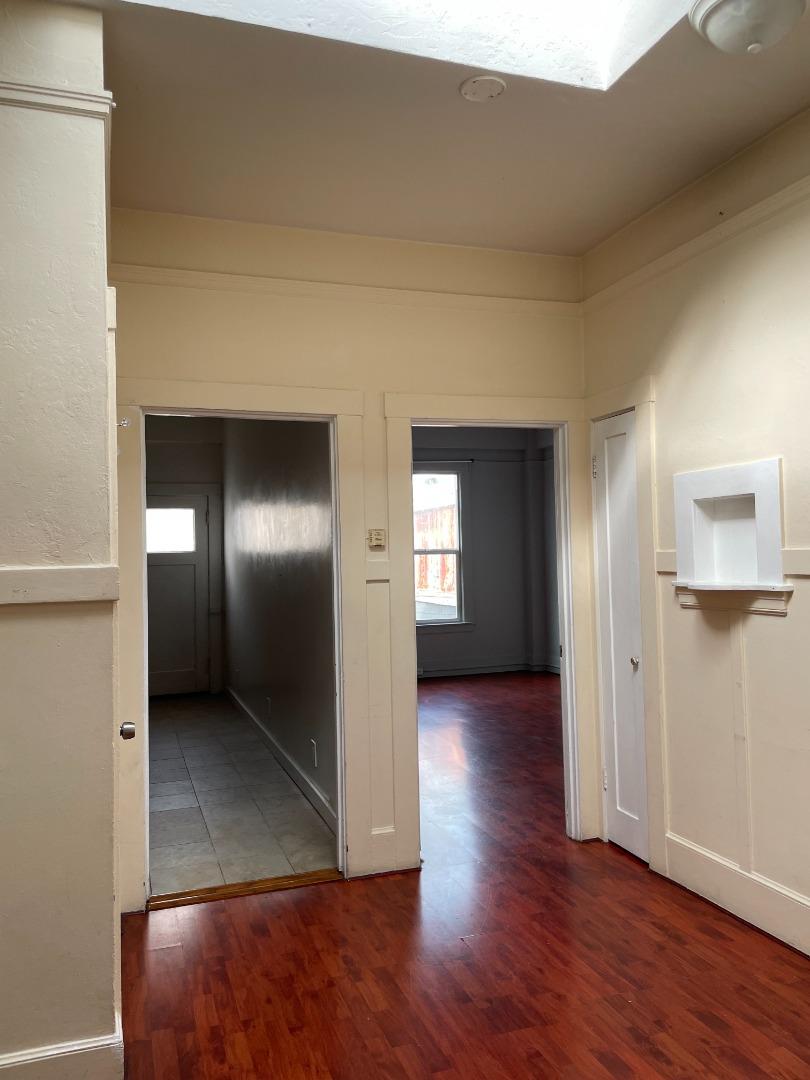 Detail Gallery Image 7 of 21 For 3260 17th St, San Francisco,  CA 94110 - 2 Beds | 1 Baths
