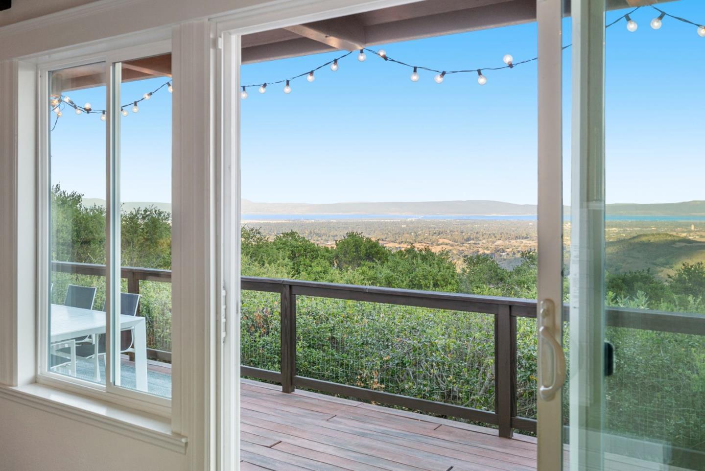 Detail Gallery Image 11 of 35 For 168 Sunrise Dr, Woodside,  CA 94062 - 2 Beds | 2 Baths