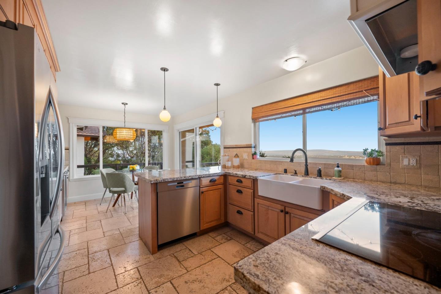 Detail Gallery Image 22 of 35 For 168 Sunrise Dr, Woodside,  CA 94062 - 2 Beds | 2 Baths