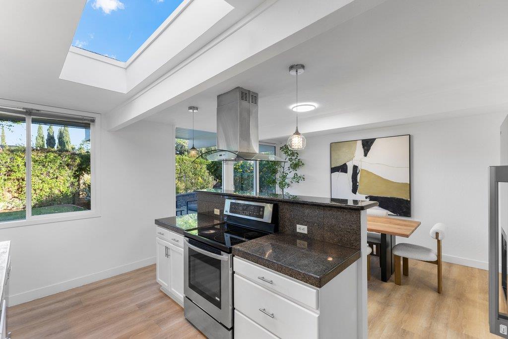 Detail Gallery Image 16 of 63 For 1484 Kingfisher Way, Sunnyvale,  CA 94087 - 3 Beds | 2 Baths