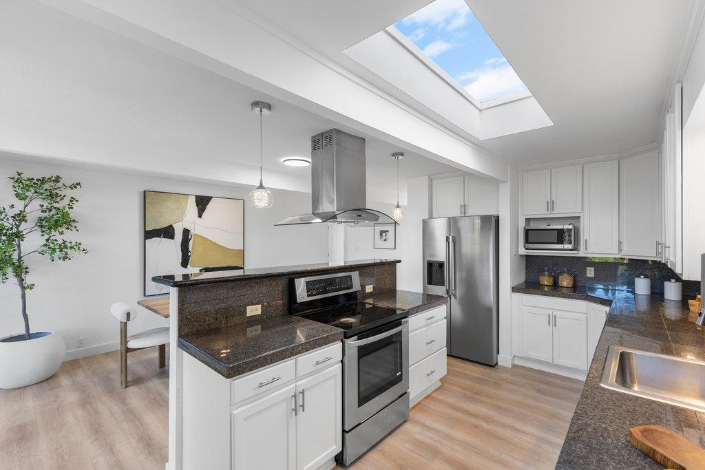 Detail Gallery Image 19 of 63 For 1484 Kingfisher Way, Sunnyvale,  CA 94087 - 3 Beds | 2 Baths